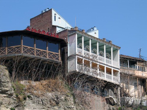 61.'Hanging' buildings (The river 'Mtkvari')