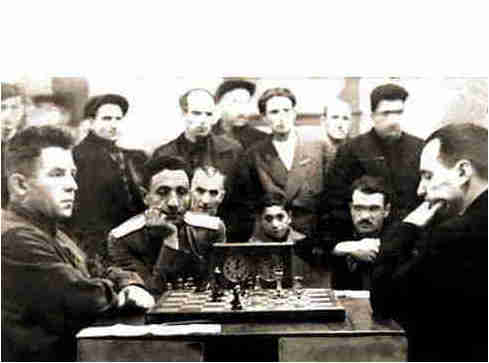 12.Tbilisi. Behind a chessboard - from the left: Gambarashvili, Kirkitadze 
