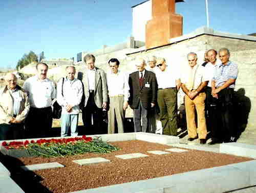 83.Some Georgian composers on cemetery of G.Kasparyan