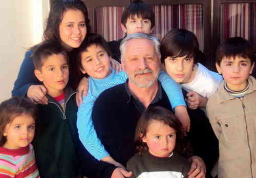 6.M.Garcia with his gnadchilds