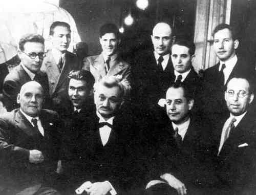 346.From the left sitting: - Krilenko, Riumin E.Lasker, R.Capablanca G.Levenfish, (stand) - M.Botvinnik, E. Eliskazes, A.Liliental, I.Kan, S.FLor, V.Ragozin